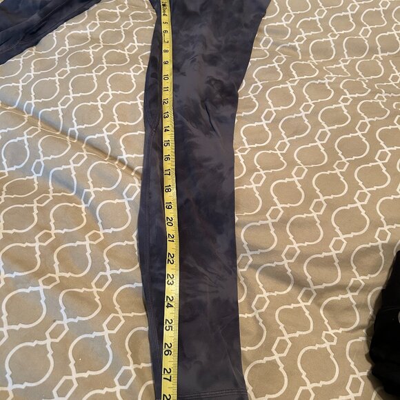 Lululemon Leggings - Gray Pattern - Size 8 - Picture 10 of 11